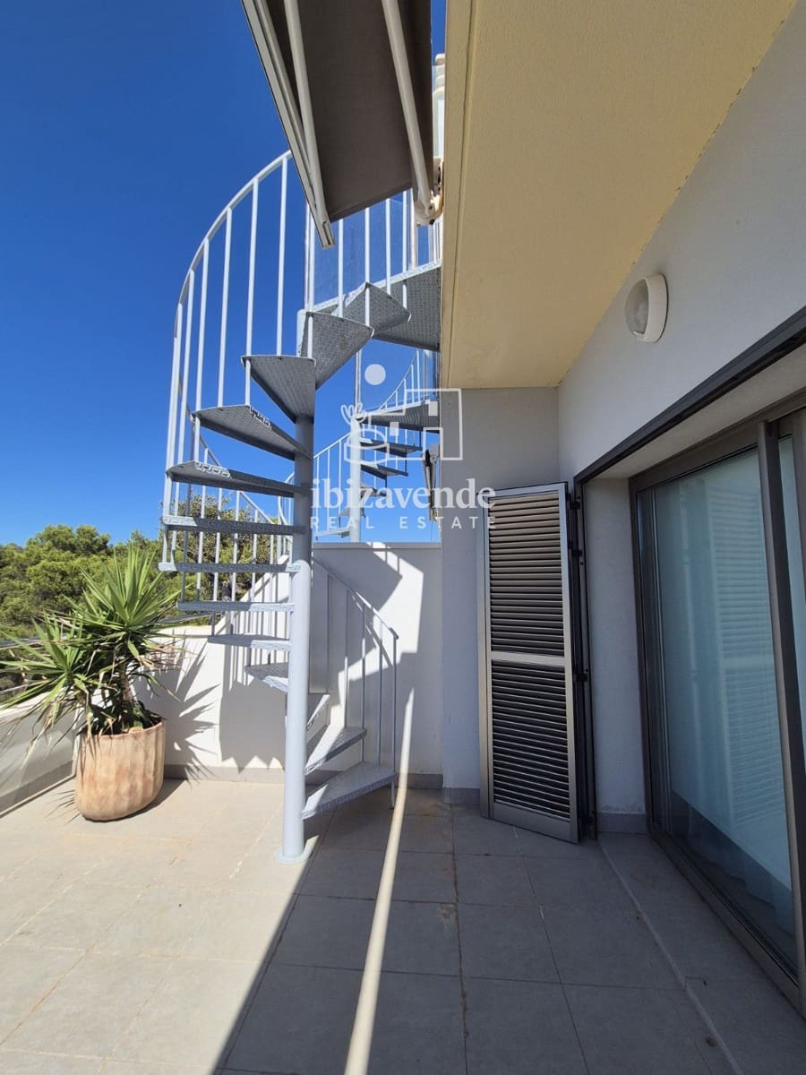Ático de 2 habitaciones en Cala Tarida en alquiler con piscina garaje - 2.200 € (Ref: 10041833)