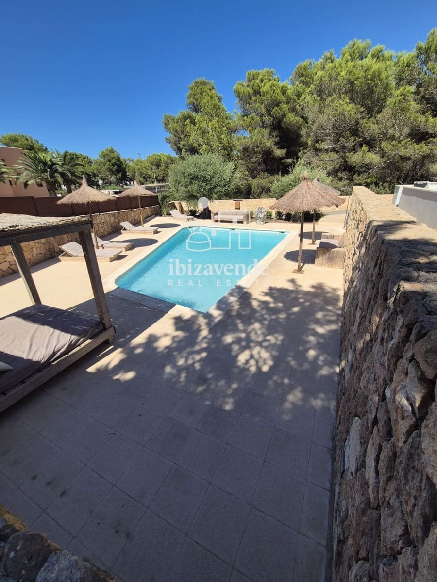 Ático de 2 habitaciones en Cala Tarida en alquiler con piscina garaje - 2.200 € (Ref: 10041833)