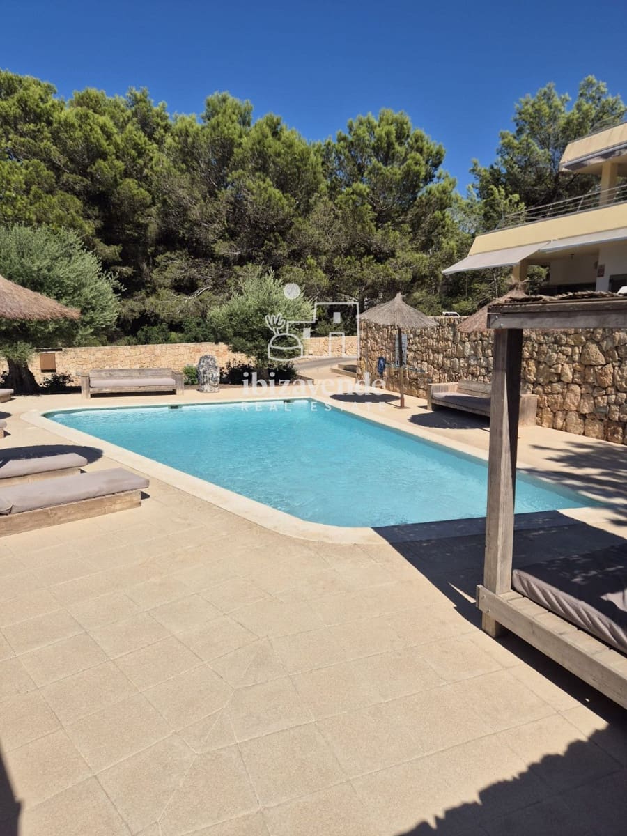 Ático de 2 habitaciones en Cala Tarida en alquiler con piscina garaje - 2.200 € (Ref: 10041833)