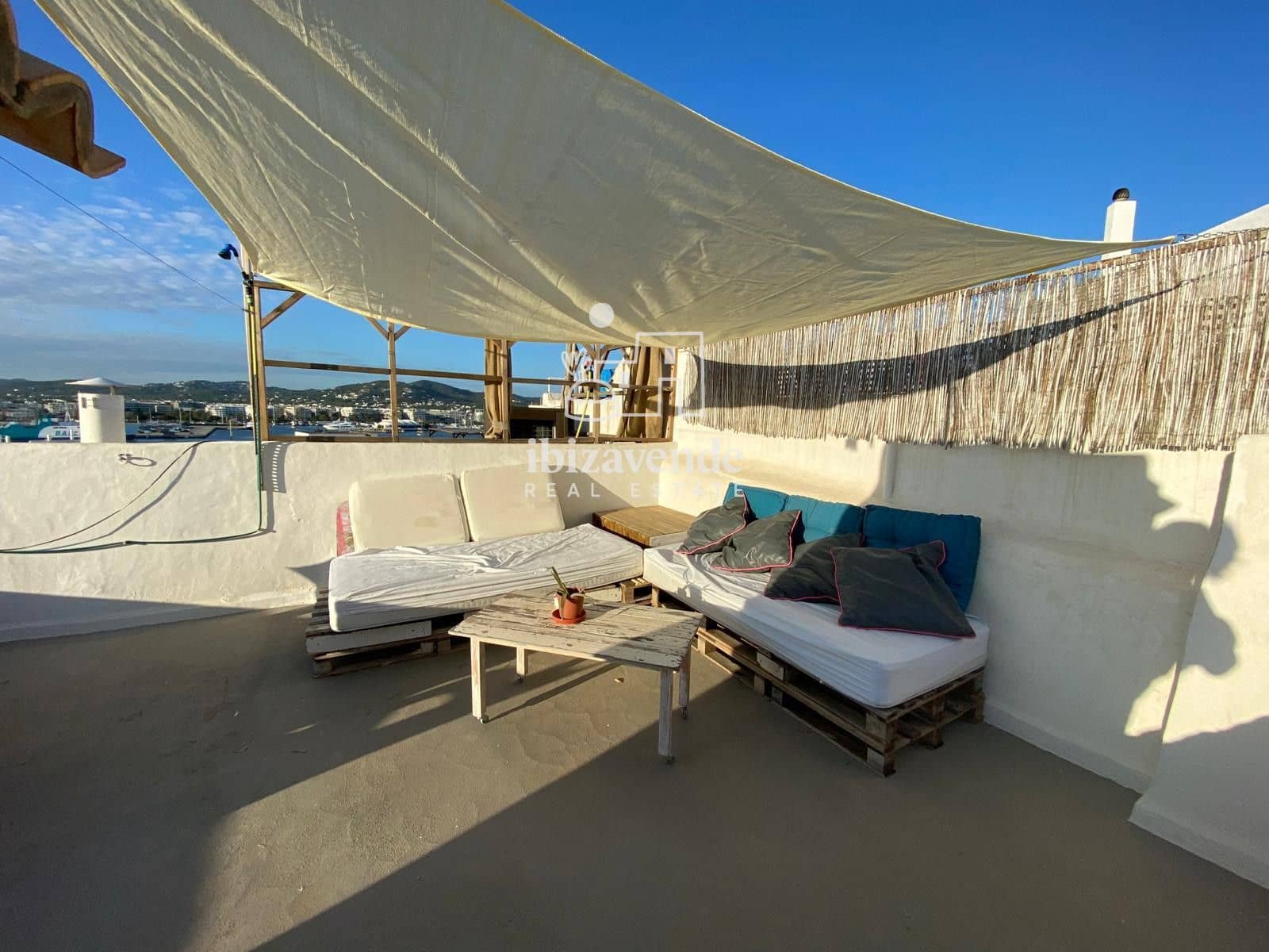 2 makuuhuone Asunto vuokrattavana paikassa Ibiza kaupunki - 2 500 € (Ref: 10041992)