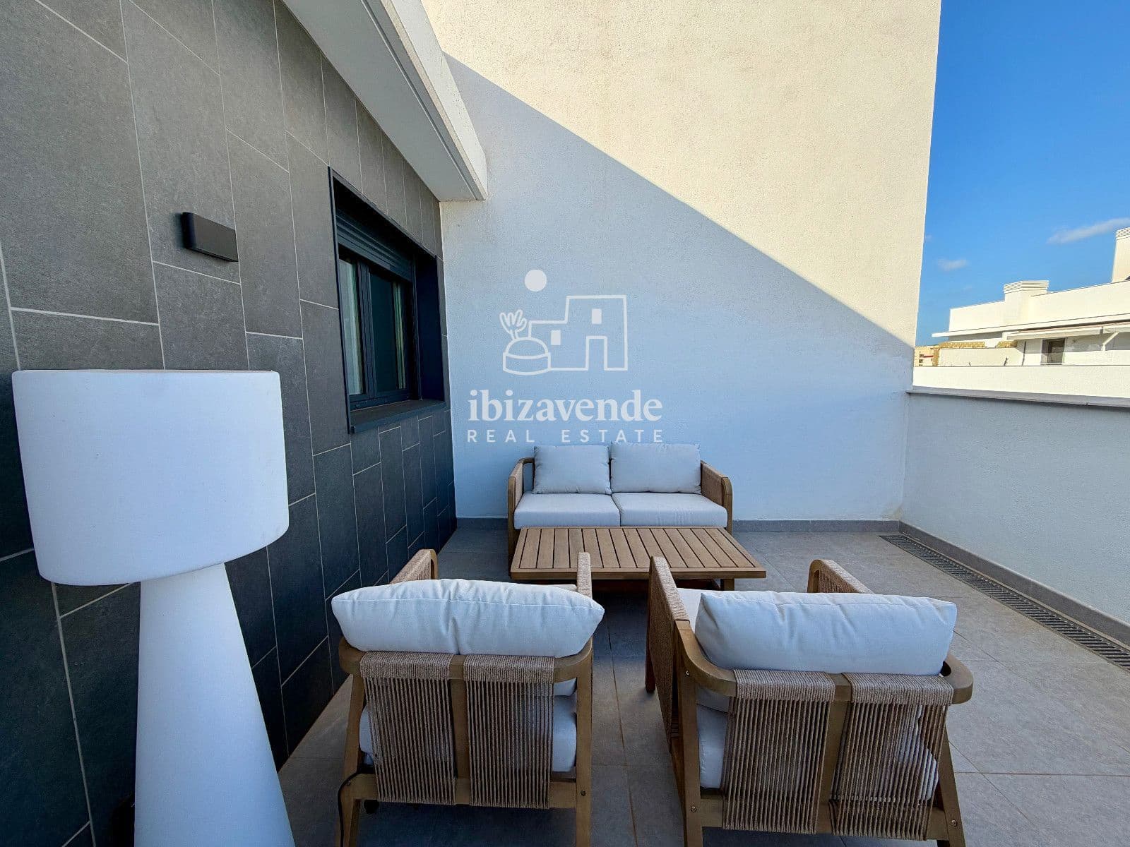 3 Zimmer Wohnung zu vermieten in Ibiza / Eivissa Stadt mit Pool Garage - 3.300 € (Ref: 10051976)