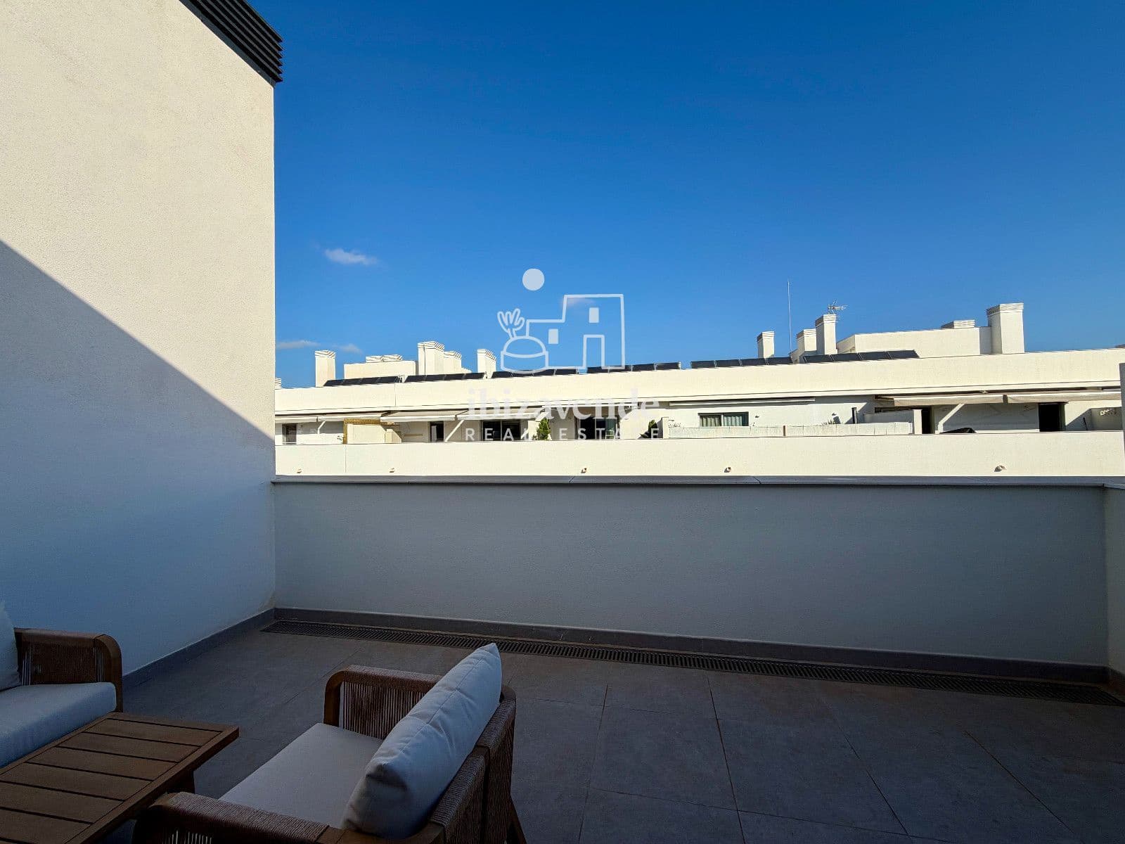 3 Zimmer Wohnung zu vermieten in Ibiza / Eivissa Stadt mit Pool Garage - 3.300 € (Ref: 10051976)