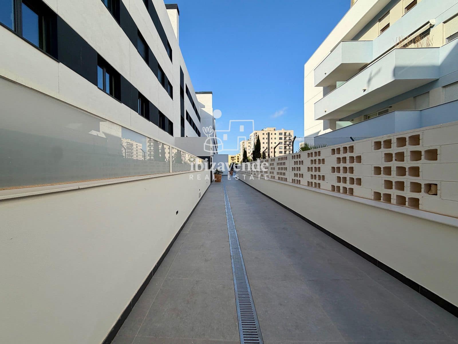 3 Zimmer Wohnung zu vermieten in Ibiza / Eivissa Stadt mit Pool Garage - 3.300 € (Ref: 10051976)