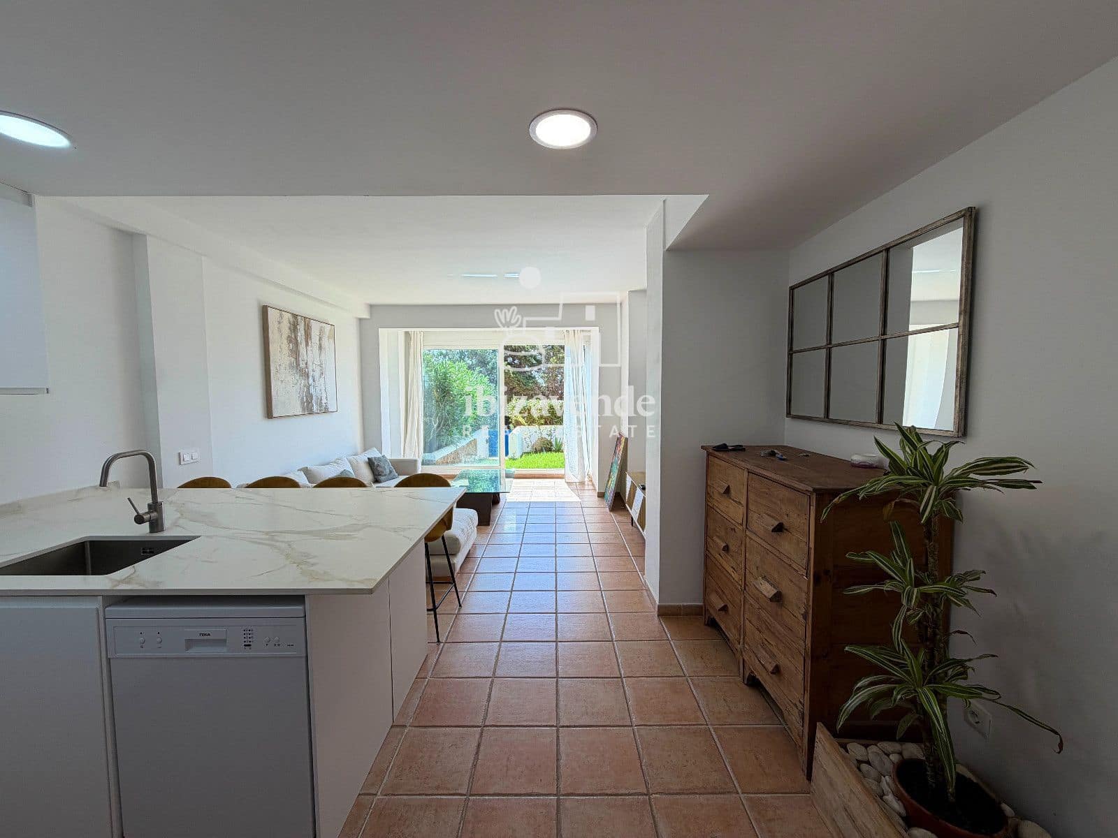 2 soverom Leilighet til leie i Santa Eulalia / Santa Eularia med svømmebasseng garasje - € 2 800 (Ref: 10054286)