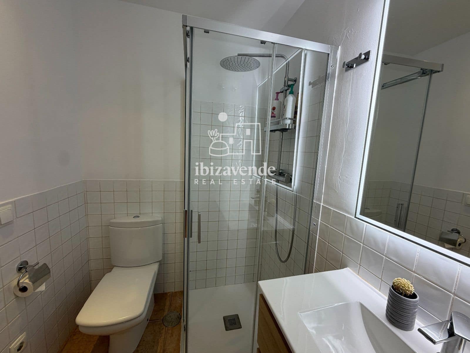 2 soverom Leilighet til leie i Santa Eulalia / Santa Eularia med svømmebasseng garasje - € 2 800 (Ref: 10054286)
