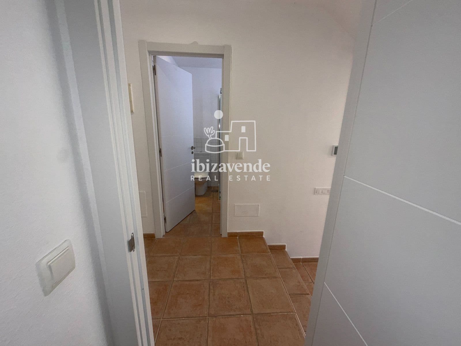 2 soverom Leilighet til leie i Santa Eulalia / Santa Eularia med svømmebasseng garasje - € 2 800 (Ref: 10054286)