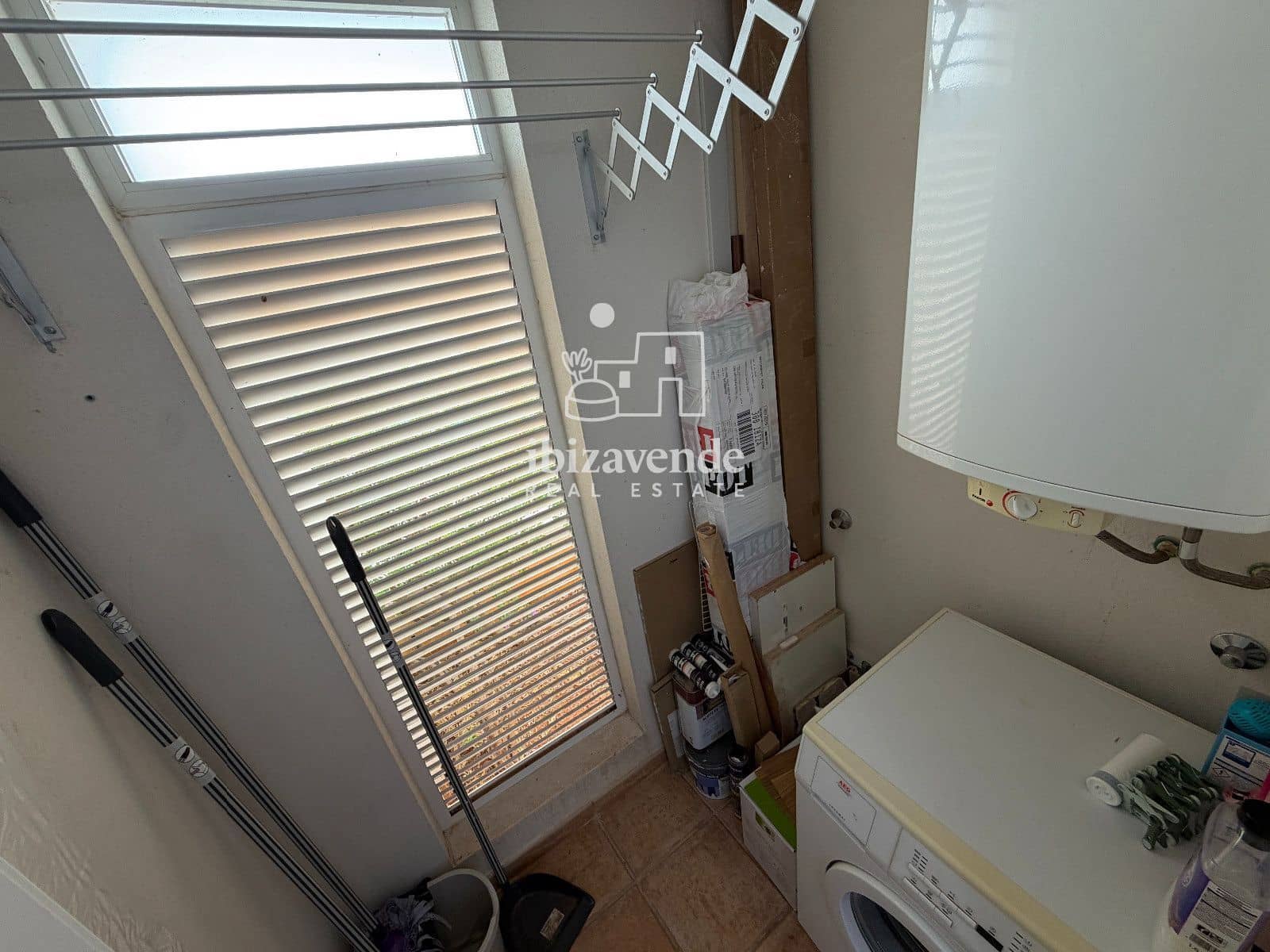 2 soverom Leilighet til leie i Santa Eulalia / Santa Eularia med svømmebasseng garasje - € 2 800 (Ref: 10054286)