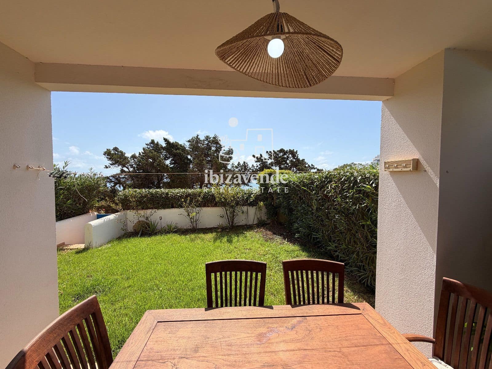 2 soverom Leilighet til leie i Santa Eulalia / Santa Eularia med svømmebasseng garasje - € 2 800 (Ref: 10054286)
