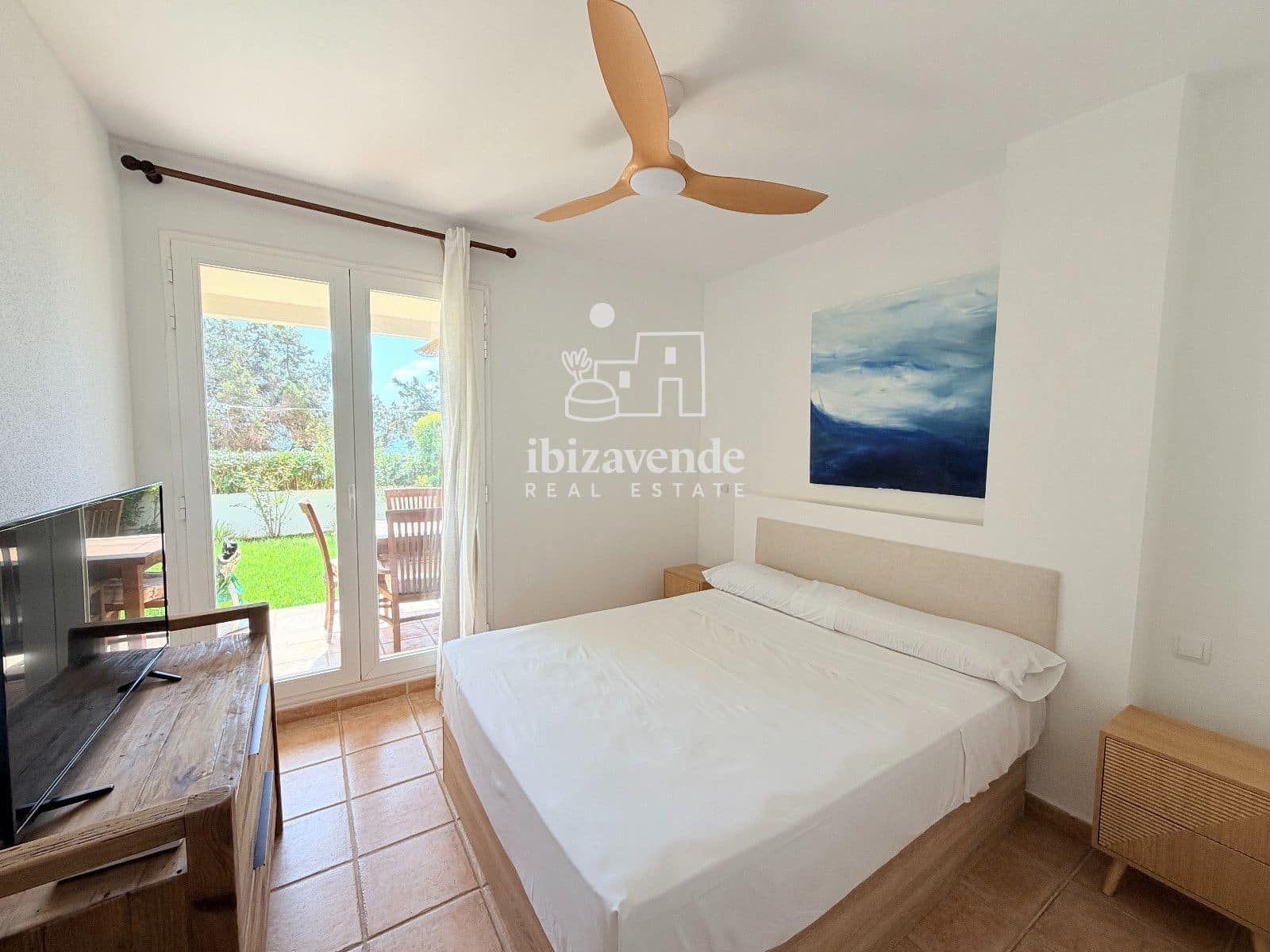 2 soverom Leilighet til leie i Santa Eulalia / Santa Eularia med svømmebasseng garasje - € 2 800 (Ref: 10054286)