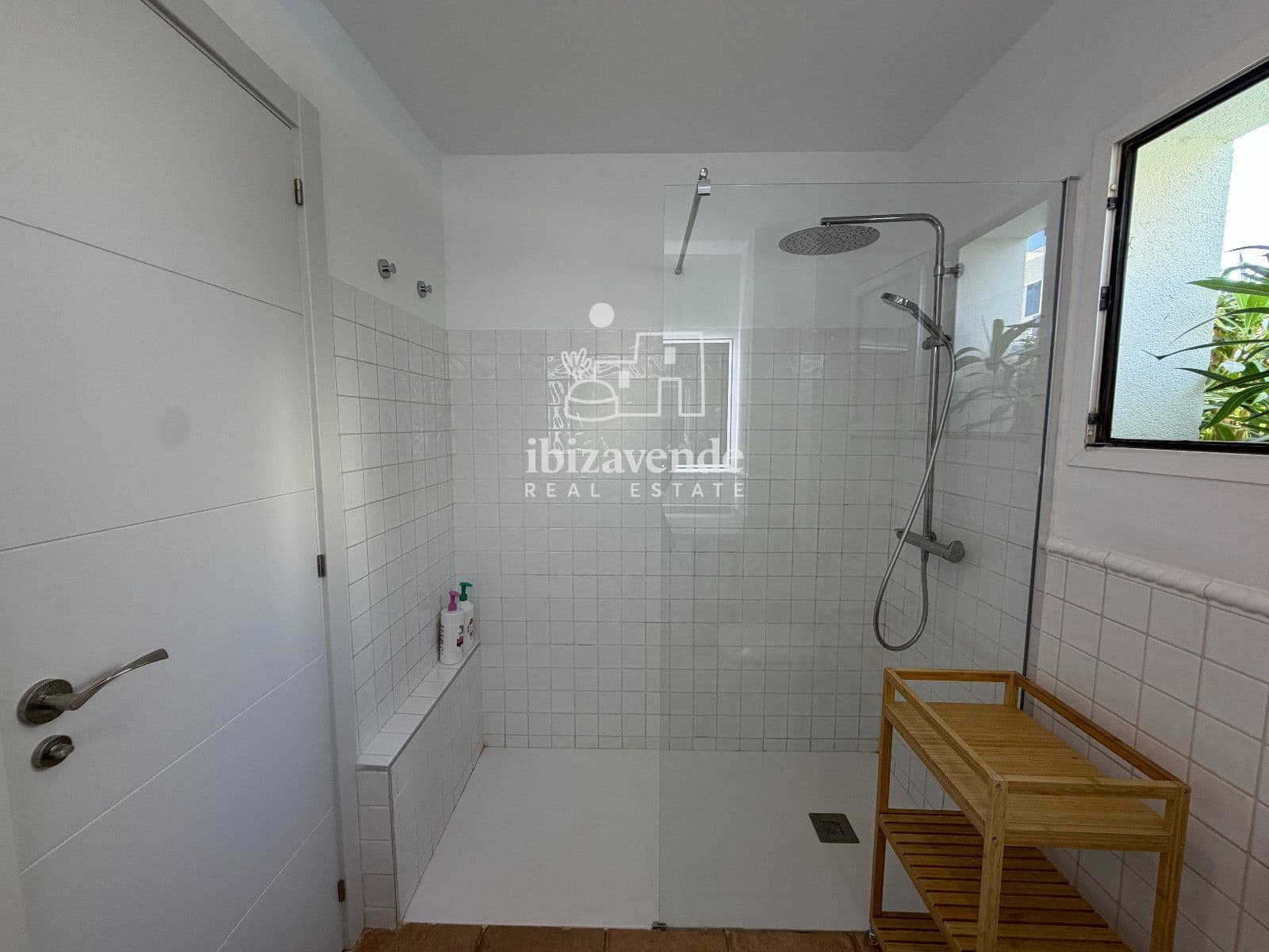 2 soverom Leilighet til leie i Santa Eulalia / Santa Eularia med svømmebasseng garasje - € 2 800 (Ref: 10054286)