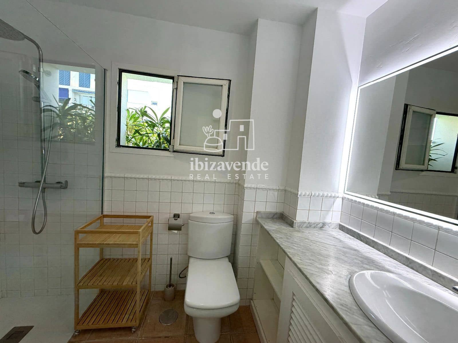 2 soverom Leilighet til leie i Santa Eulalia / Santa Eularia med svømmebasseng garasje - € 2 800 (Ref: 10054286)