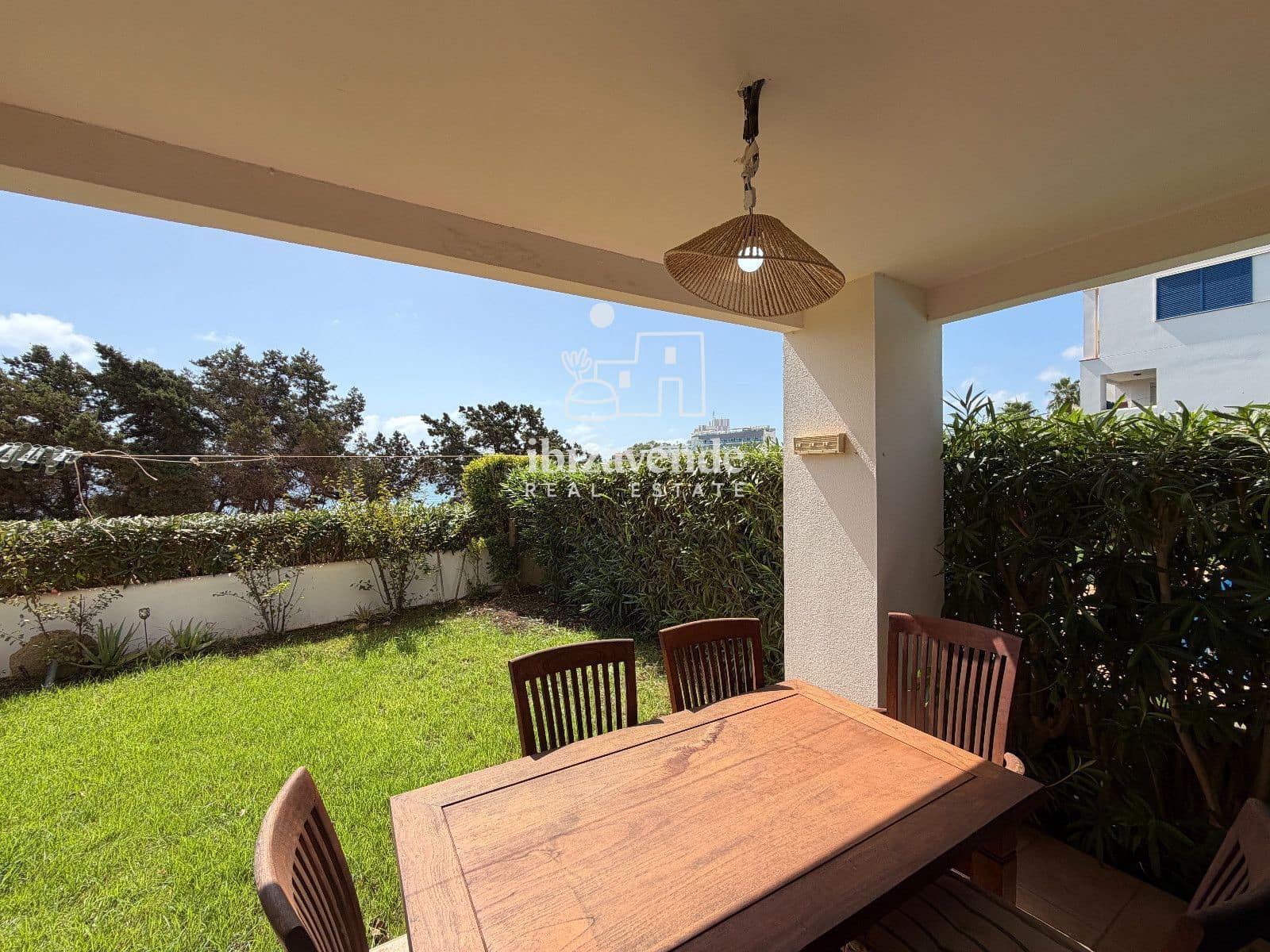 2 soverom Leilighet til leie i Santa Eulalia / Santa Eularia med svømmebasseng garasje - € 2 800 (Ref: 10054286)