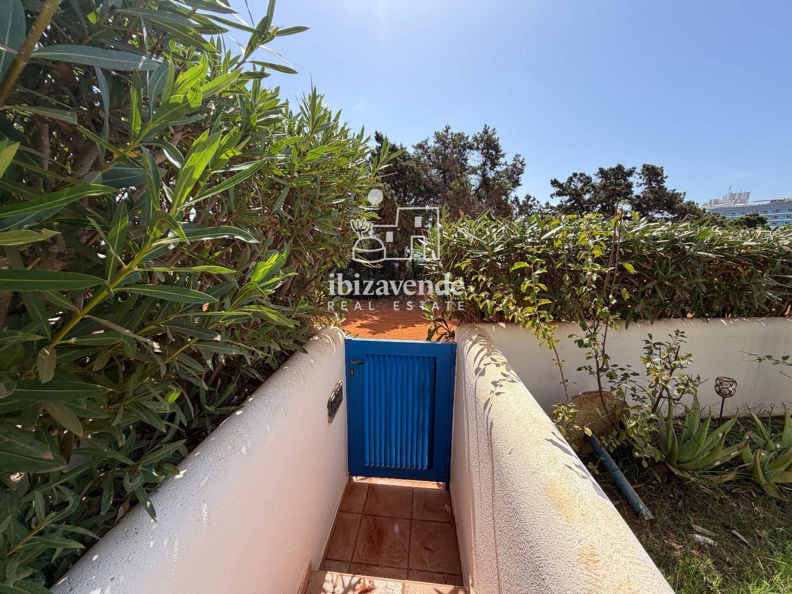 2 soverom Leilighet til leie i Santa Eulalia / Santa Eularia med svømmebasseng garasje - € 2 800 (Ref: 10054286)