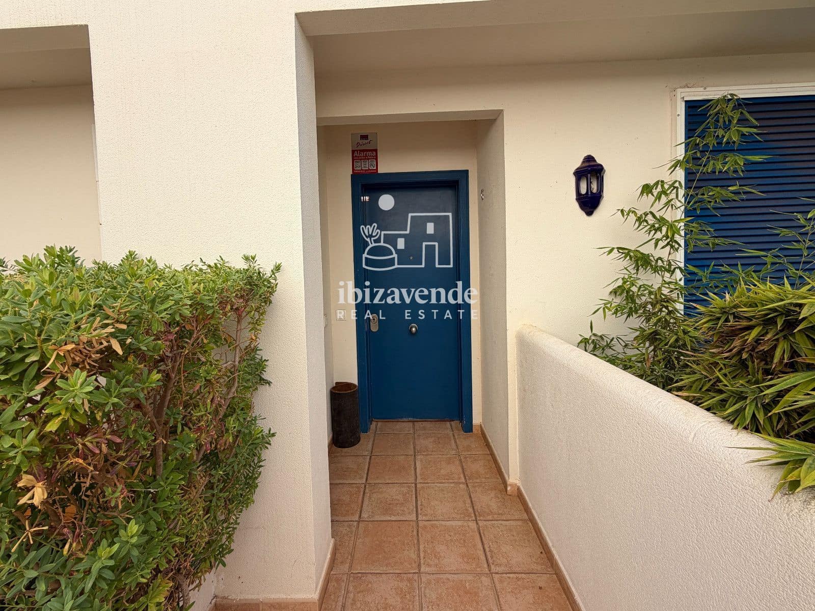 2 soverom Leilighet til leie i Santa Eulalia / Santa Eularia med svømmebasseng garasje - € 2 800 (Ref: 10054286)