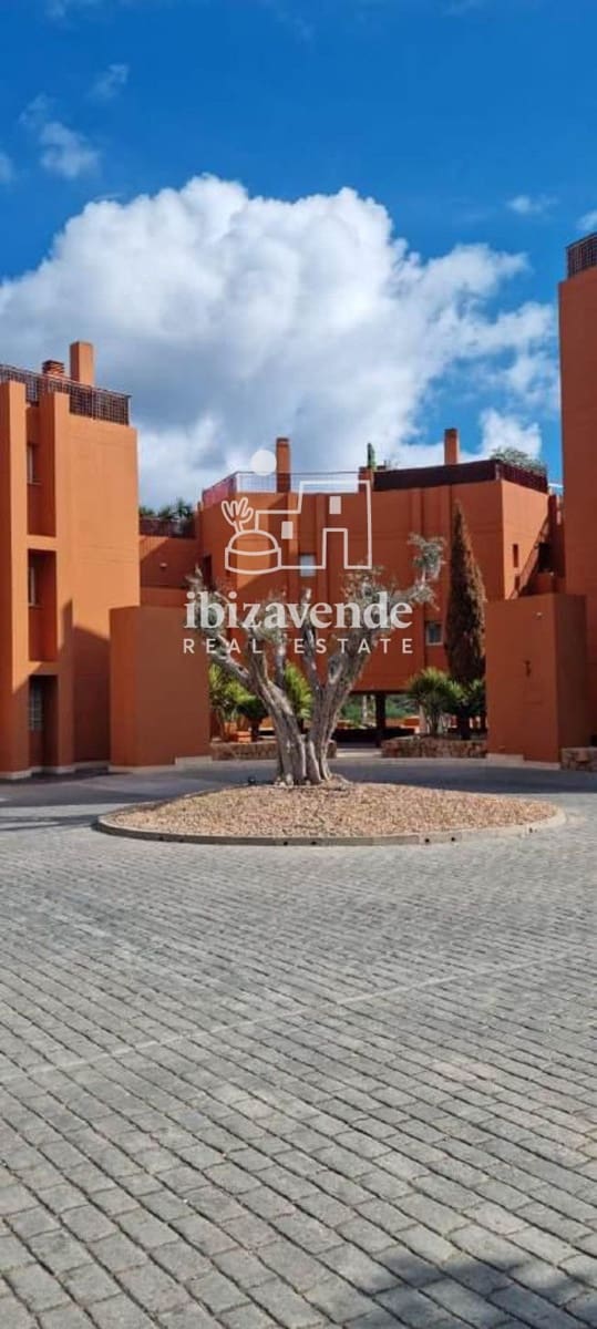 2 soveværelse Lejlighed til salg i Roca Llisa med swimmingpool garage - € 885.000 (Ref: 10057351)