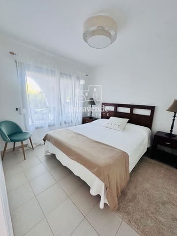 2 soverom Leilighet til leie i La Siesta, Santa Eulalia / Santa Eularia med svømmebasseng - € 2 000 (Ref: 10057584)