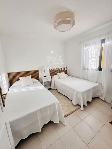 2 soverom Leilighet til leie i La Siesta, Santa Eulalia / Santa Eularia med svømmebasseng - € 2 000 (Ref: 10057584)