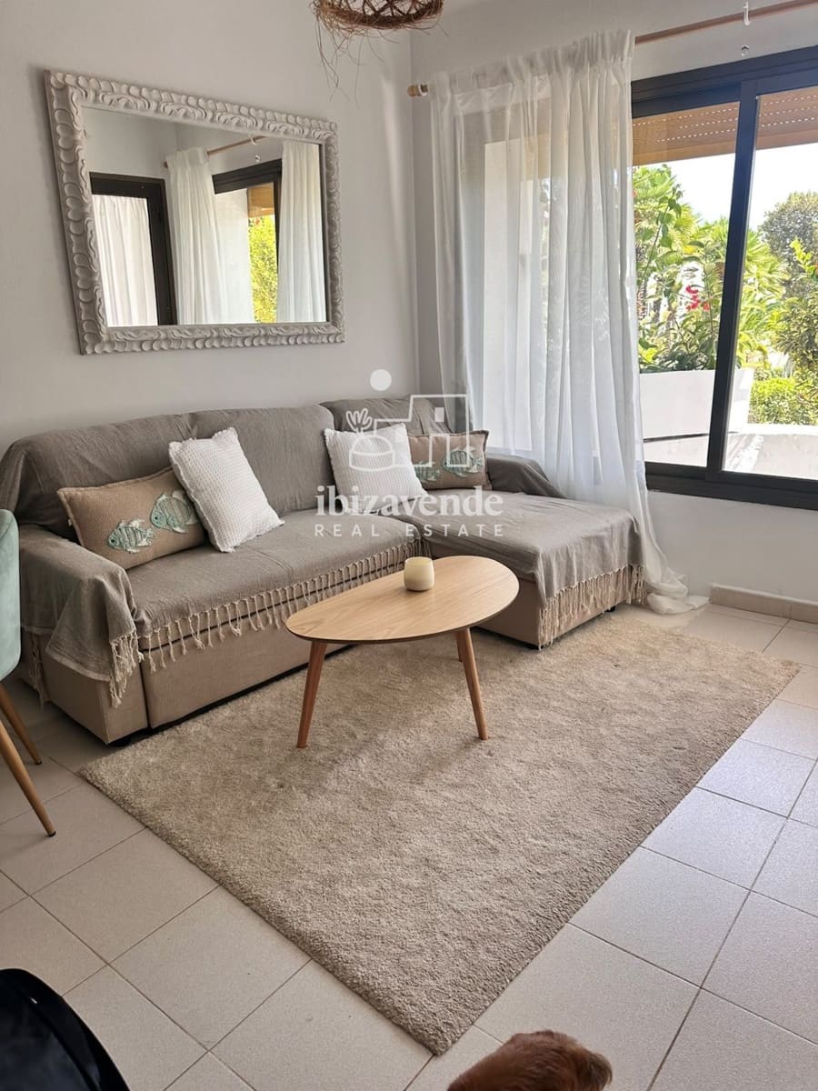 2 soverom Leilighet til leie i La Siesta med svømmebasseng - € 2 000 (Ref: 10057584)