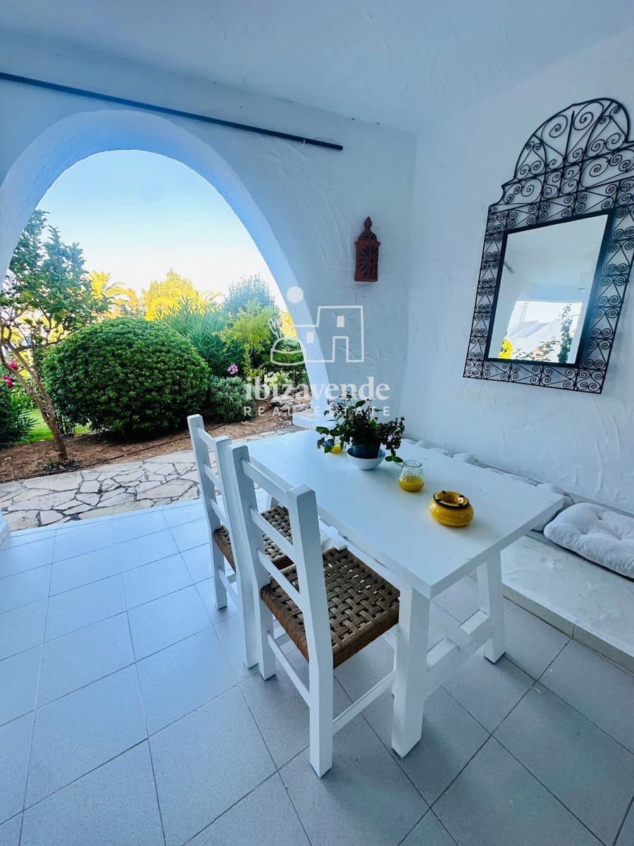 2 soverom Leilighet til leie i La Siesta med svømmebasseng - € 2 000 (Ref: 10057584)
