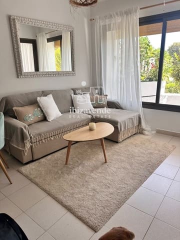 2 soverom Leilighet til leie i La Siesta, Santa Eulalia / Santa Eularia med svømmebasseng - € 2 000 (Ref: 10057584)
