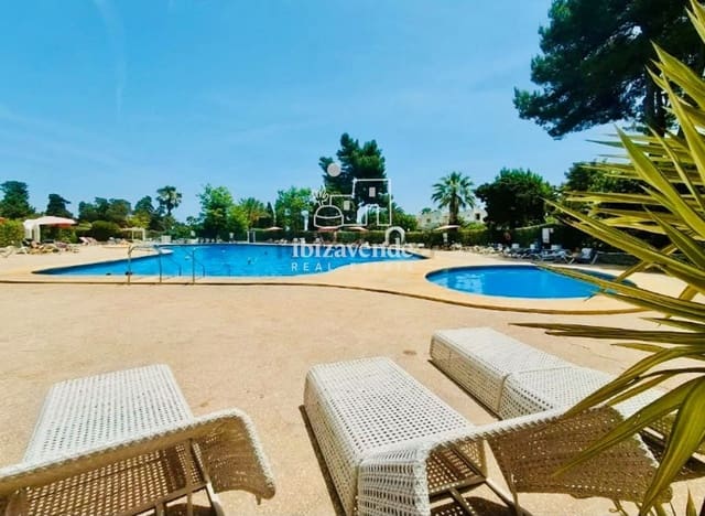 2 soverom Leilighet til leie i La Siesta, Santa Eulalia / Santa Eularia med svømmebasseng - € 2 000 (Ref: 10057584)