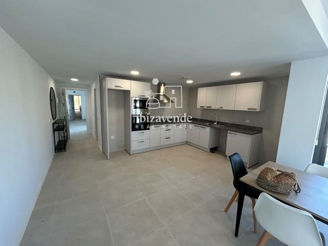 Ático de 3 habitaciones en Ibiza / Eivissa ciudad en alquiler con garaje - 3.300 € (Ref: 10076657)