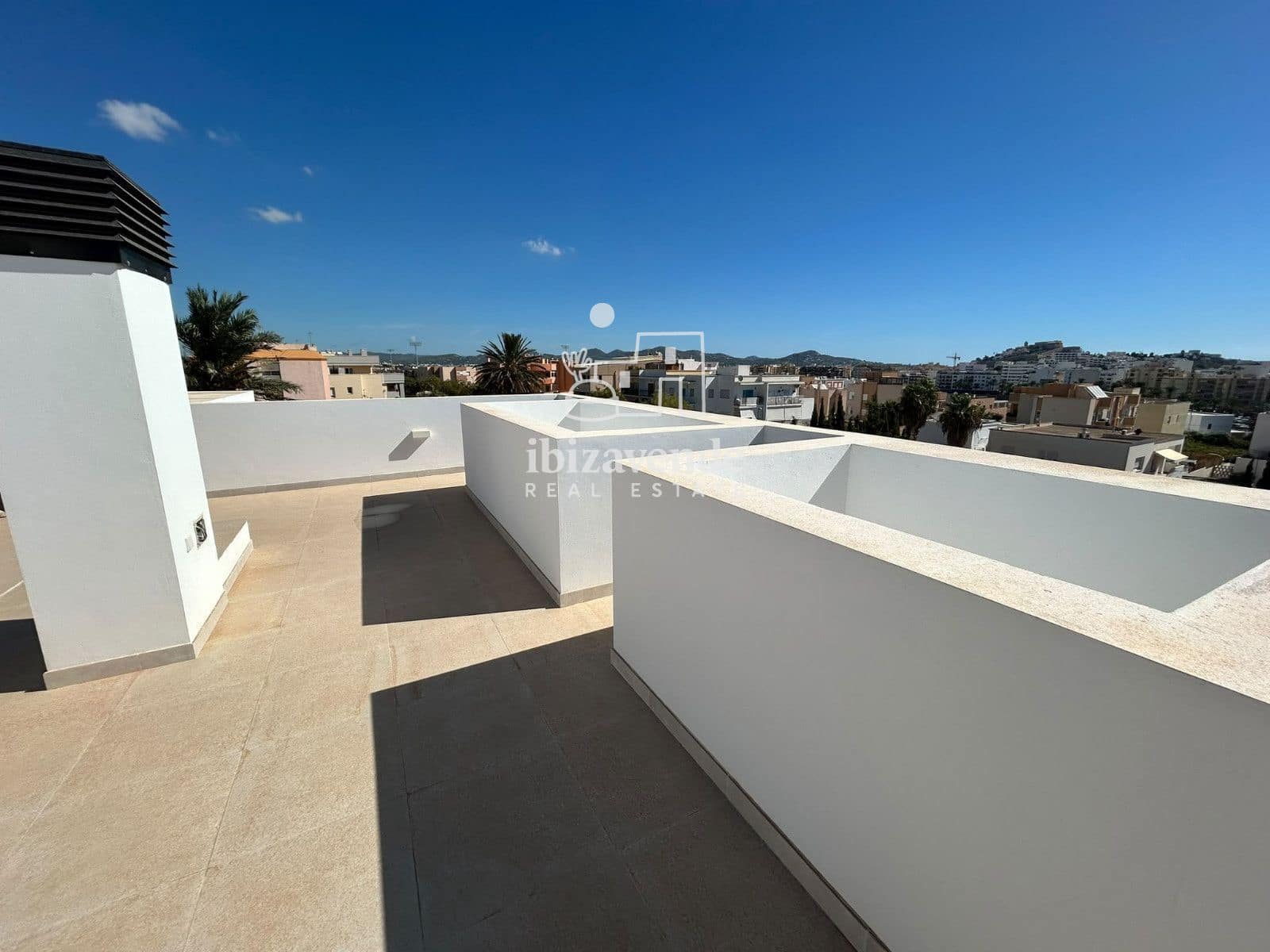 3 soverom Penthouse til leie i Ibiza by med garasje - € 3 300 (Ref: 10076657)