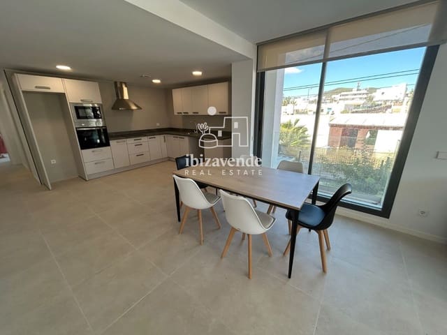 Ático de 3 habitaciones en Ibiza / Eivissa ciudad en alquiler con garaje - 3.300 € (Ref: 10076657)