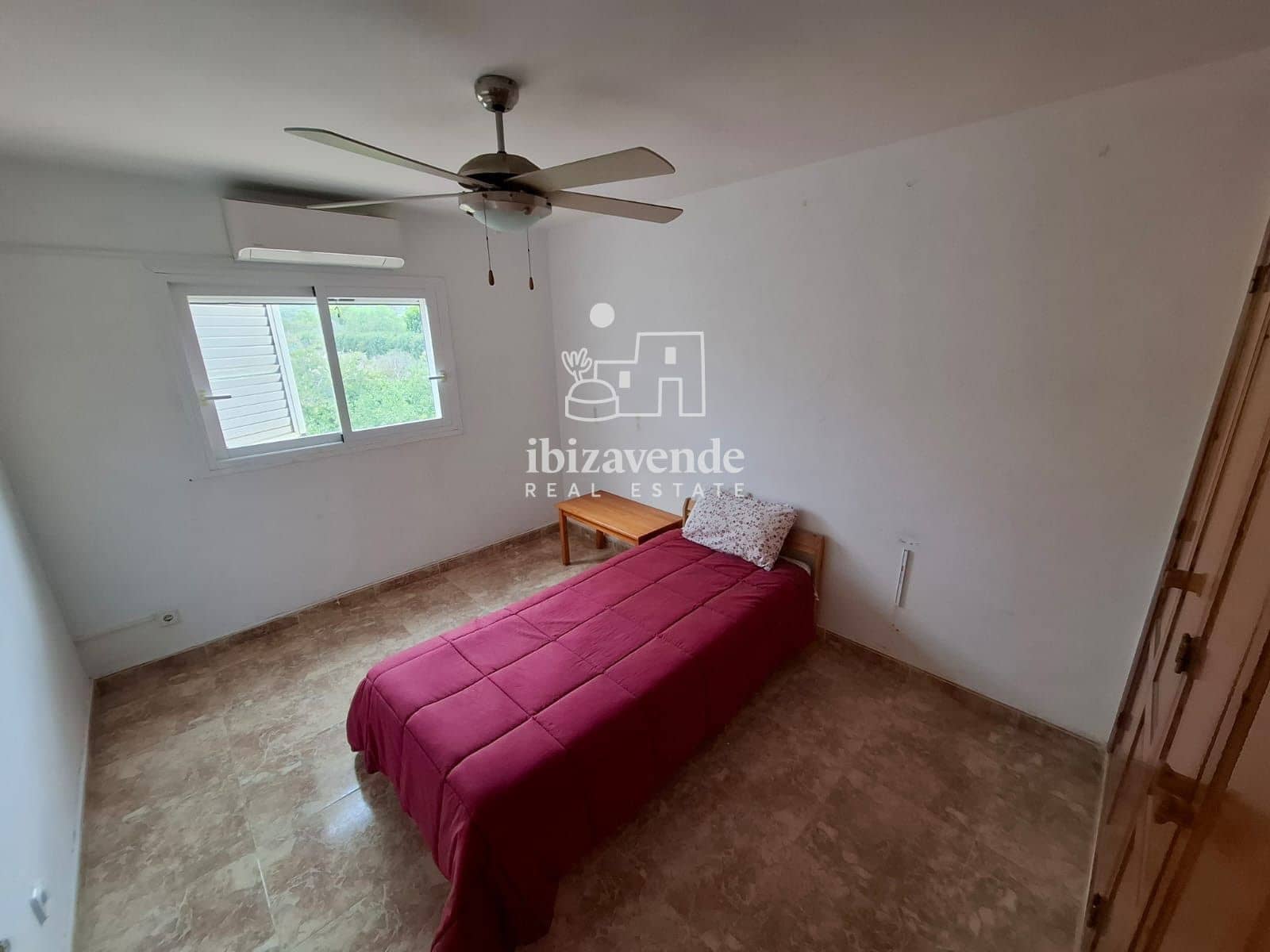 Piso de 2 habitaciones en Sant Antoni de Portmany en venta - 480.000 € (Ref: 10093705)