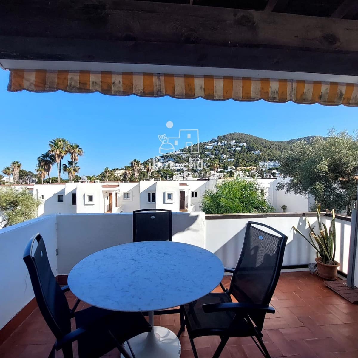 Appartement de 2 chambres à louer à Santa Eulalia / Santa Eularia avec piscine - 1 750 € (Ref: 10106443)