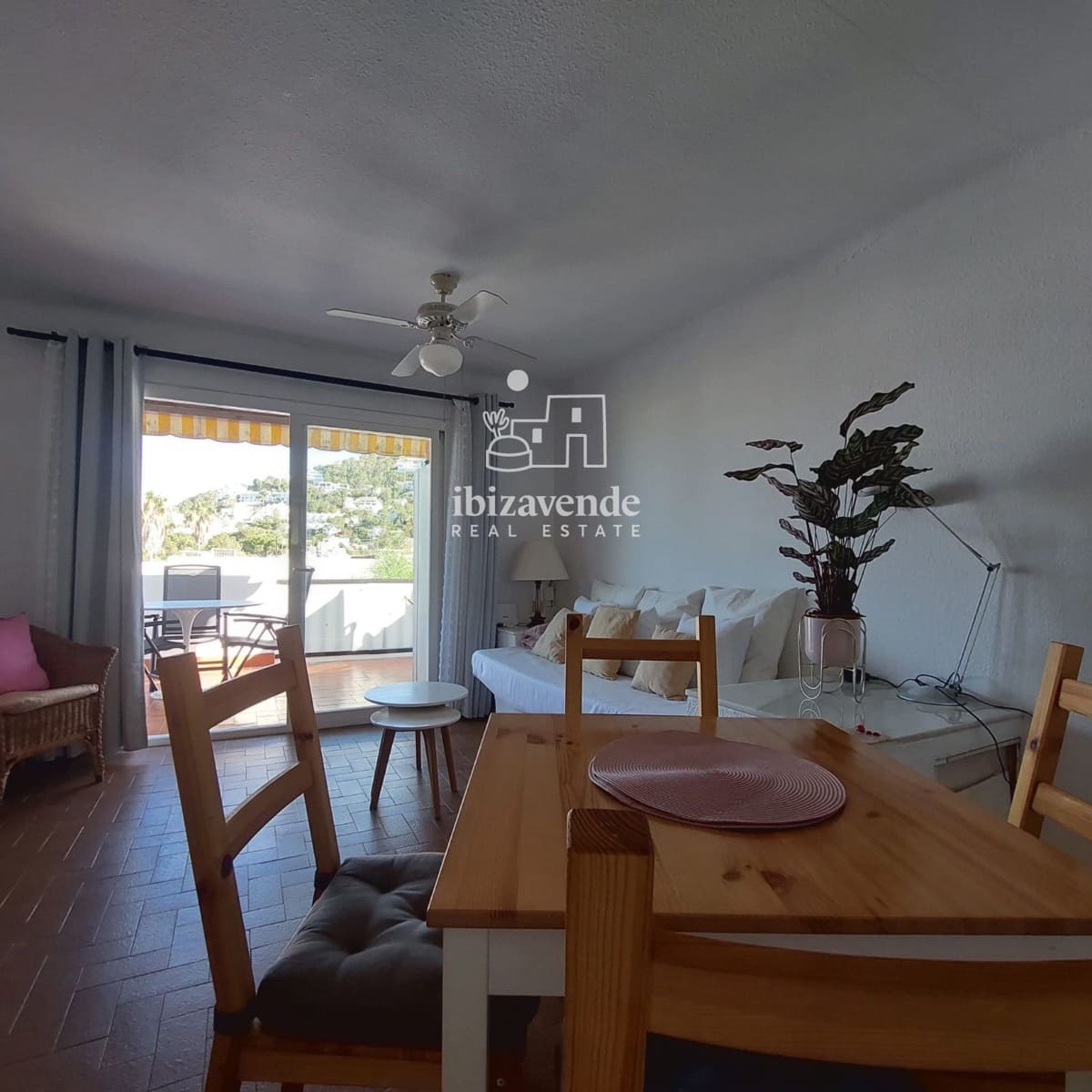 Appartement de 2 chambres à louer à Santa Eulalia / Santa Eularia avec piscine - 1 750 € (Ref: 10106443)