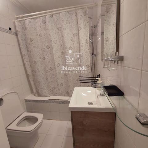Appartement de 2 chambres à louer à Santa Eulalia / Santa Eularia avec piscine - 1 750 € (Ref: 10106443)