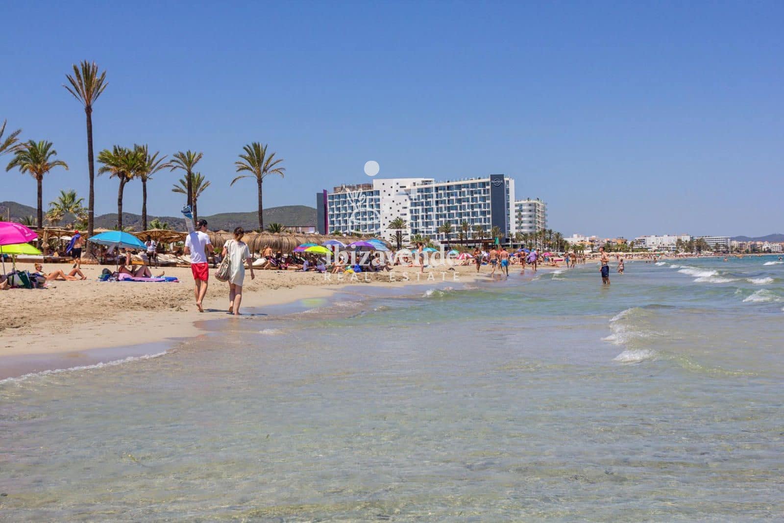 Piso de 2 habitaciones en Playa d'en Bossa en alquiler - 2.500 € (Ref: 10117082)
