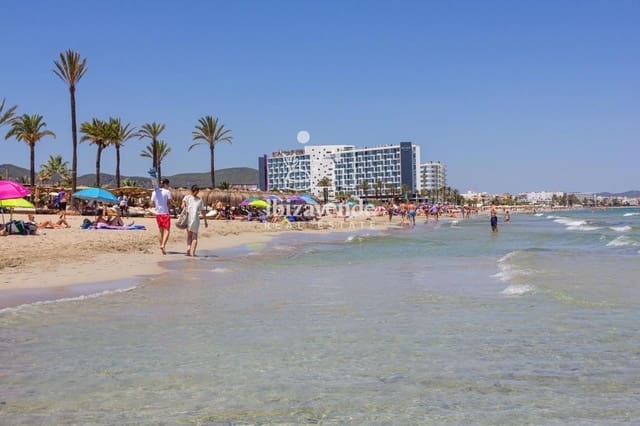 Piso de 2 habitaciones en Playa d'en Bossa, San Jose / Sant Josep de Sa Talaia en alquiler - 2.500 € (Ref: 10117082)