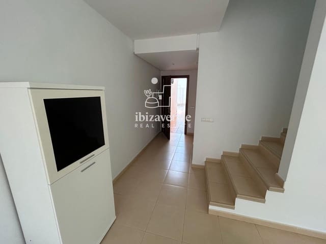 Maison de Ville de 2 chambres à louer à Sant Antoni de Portmany avec piscine garage - 2 250 € (Ref: 10130378)