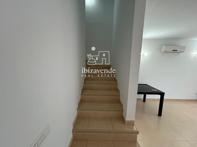 Maison de Ville de 2 chambres à louer à Sant Antoni de Portmany avec piscine garage - 2 250 € (Ref: 10130378)