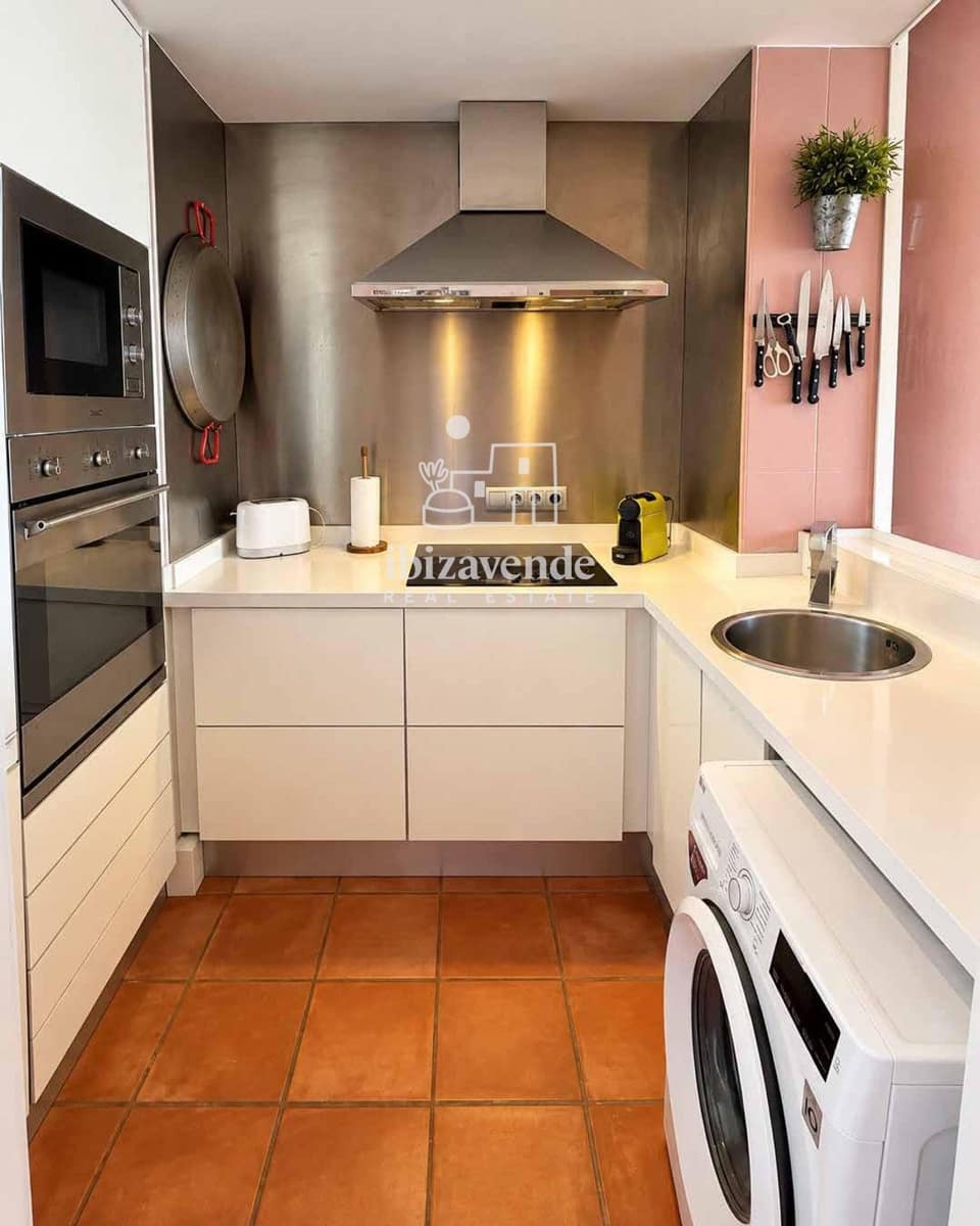 Piso de 2 habitaciones en Ibiza / Eivissa ciudad en venta con piscina - 1.100.000 € (Ref: 10133477)