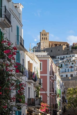 1 soverom Leilighet til leie i Ibiza by med garasje - € 1 400 (Ref: 10144897)