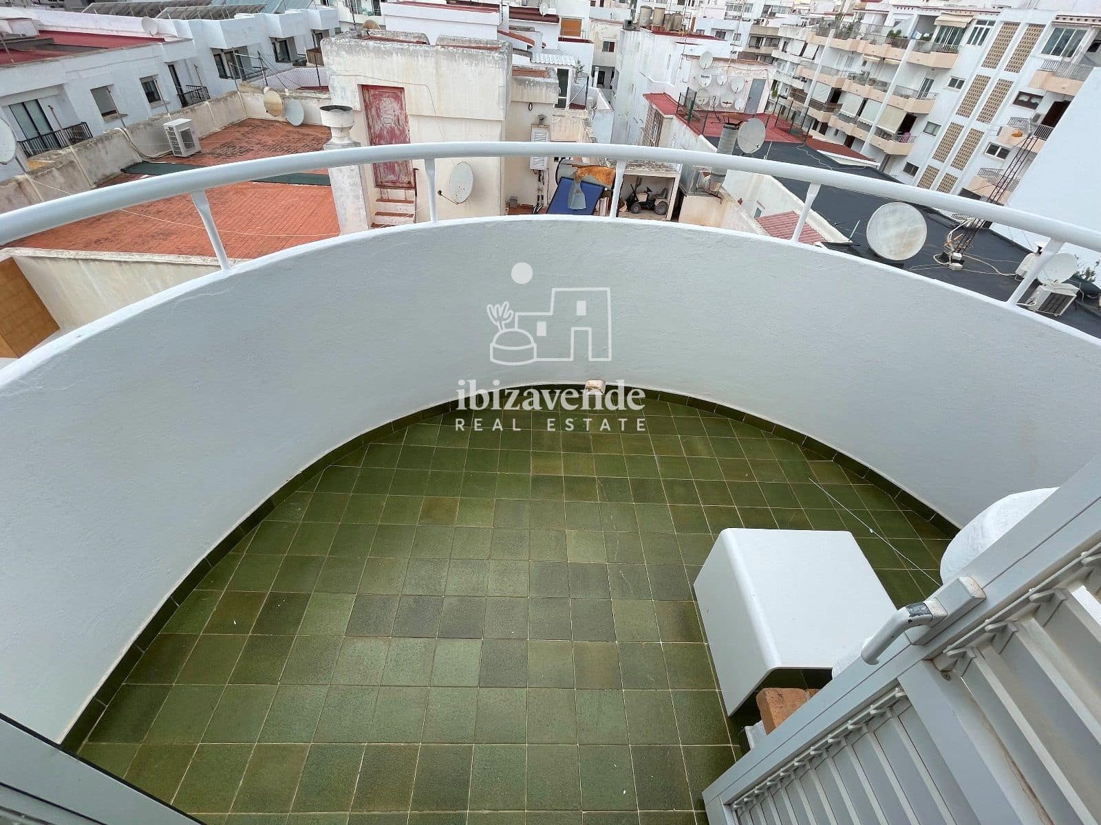 1 soveværelse Penthouse til leje i Santa Eulalia / Santa Eularia - € 1.500 (Ref: 10147385)
