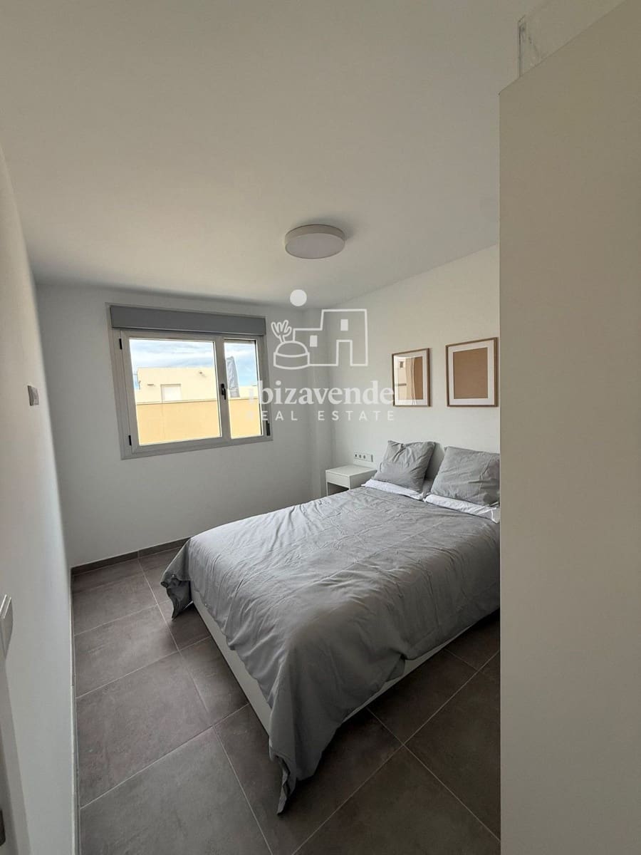 Piso de 2 habitaciones en Sant Antoni de Portmany en alquiler con piscina garaje - 2.000 € (Ref: 10158432)