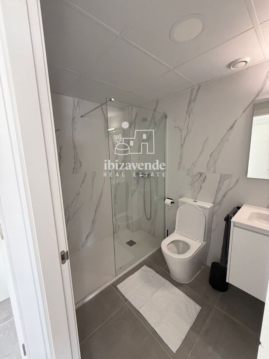 Piso de 2 habitaciones en Sant Antoni de Portmany en alquiler con piscina garaje - 2.000 € (Ref: 10158432)
