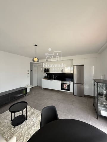 Piso de 2 habitaciones en Sant Antoni de Portmany en alquiler - 2.000 € (Ref: 10158432)