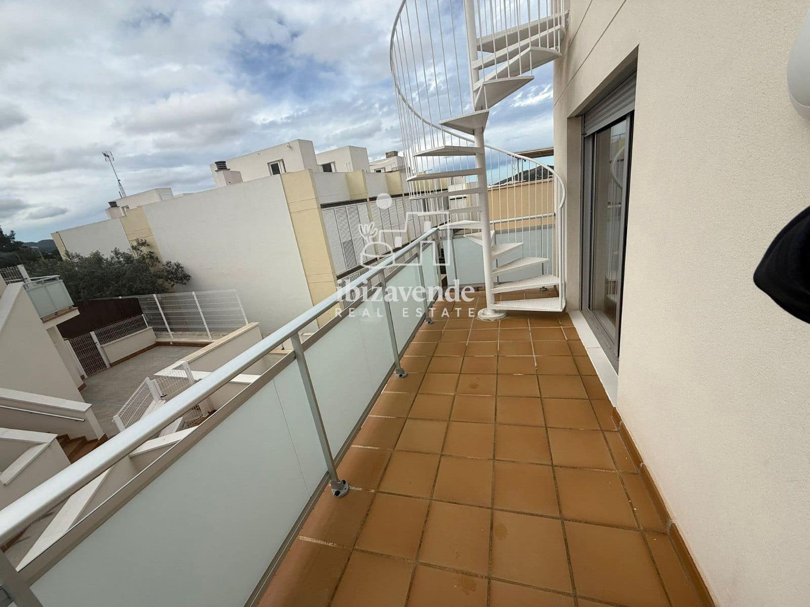 Piso de 2 habitaciones en Sant Antoni de Portmany en alquiler con piscina garaje - 2.000 € (Ref: 10158432)