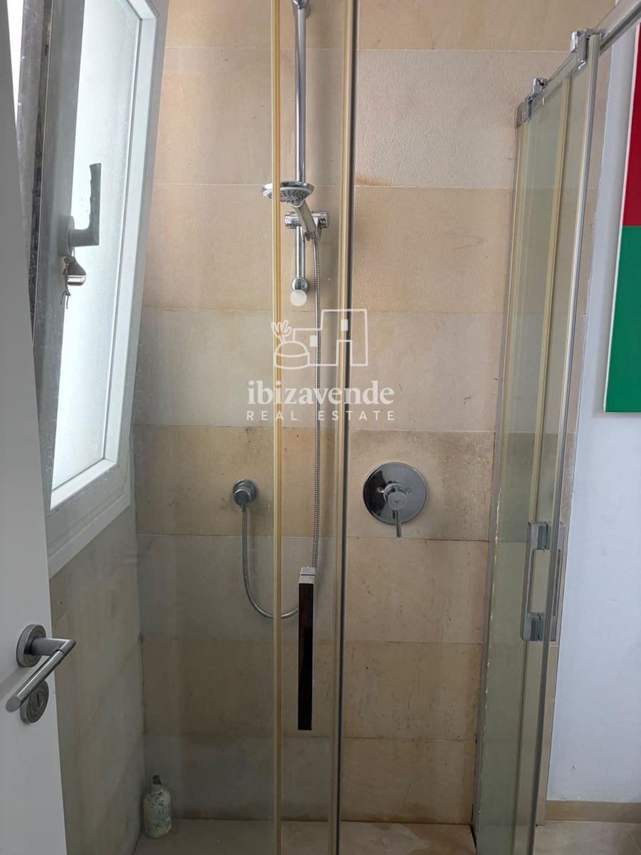 3 soveværelse Byhus til salg i Cala Llonga med swimmingpool garage - € 690.000 (Ref: 10163510)