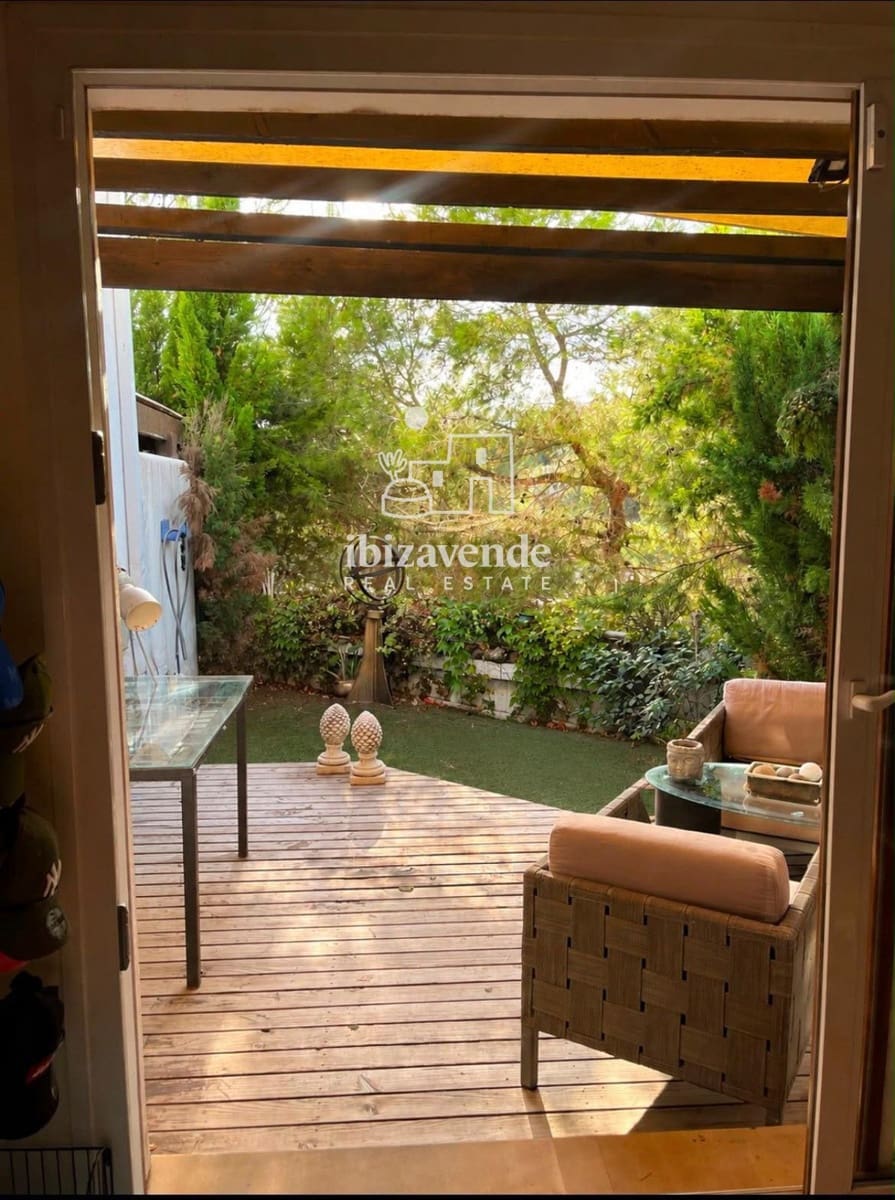 3 soveværelse Byhus til salg i Cala Llonga med swimmingpool garage - € 690.000 (Ref: 10163510)