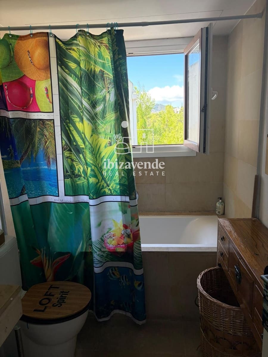 3 soveværelse Byhus til salg i Cala Llonga med swimmingpool garage - € 690.000 (Ref: 10163510)