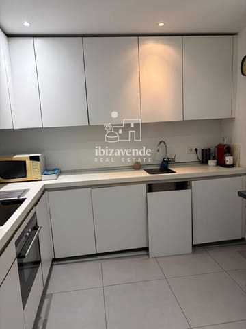 3 soveværelse Byhus til salg i Cala Llonga, Santa Eulalia / Santa Eularia med swimmingpool garage - € 690.000 (Ref: 10163510)