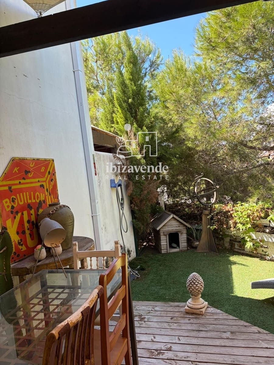 3 soveværelse Byhus til salg i Cala Llonga med swimmingpool garage - € 690.000 (Ref: 10163510)