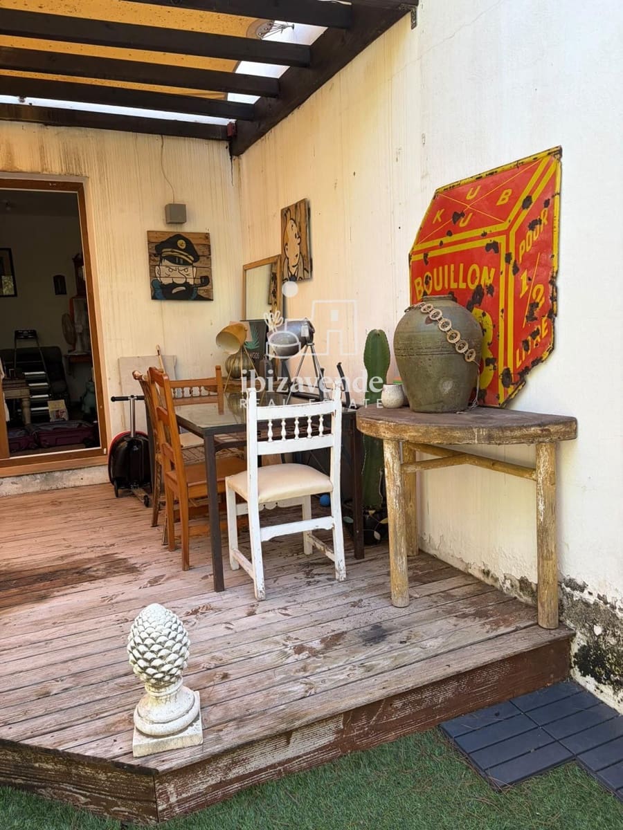 3 soveværelse Byhus til salg i Cala Llonga med swimmingpool garage - € 690.000 (Ref: 10163510)