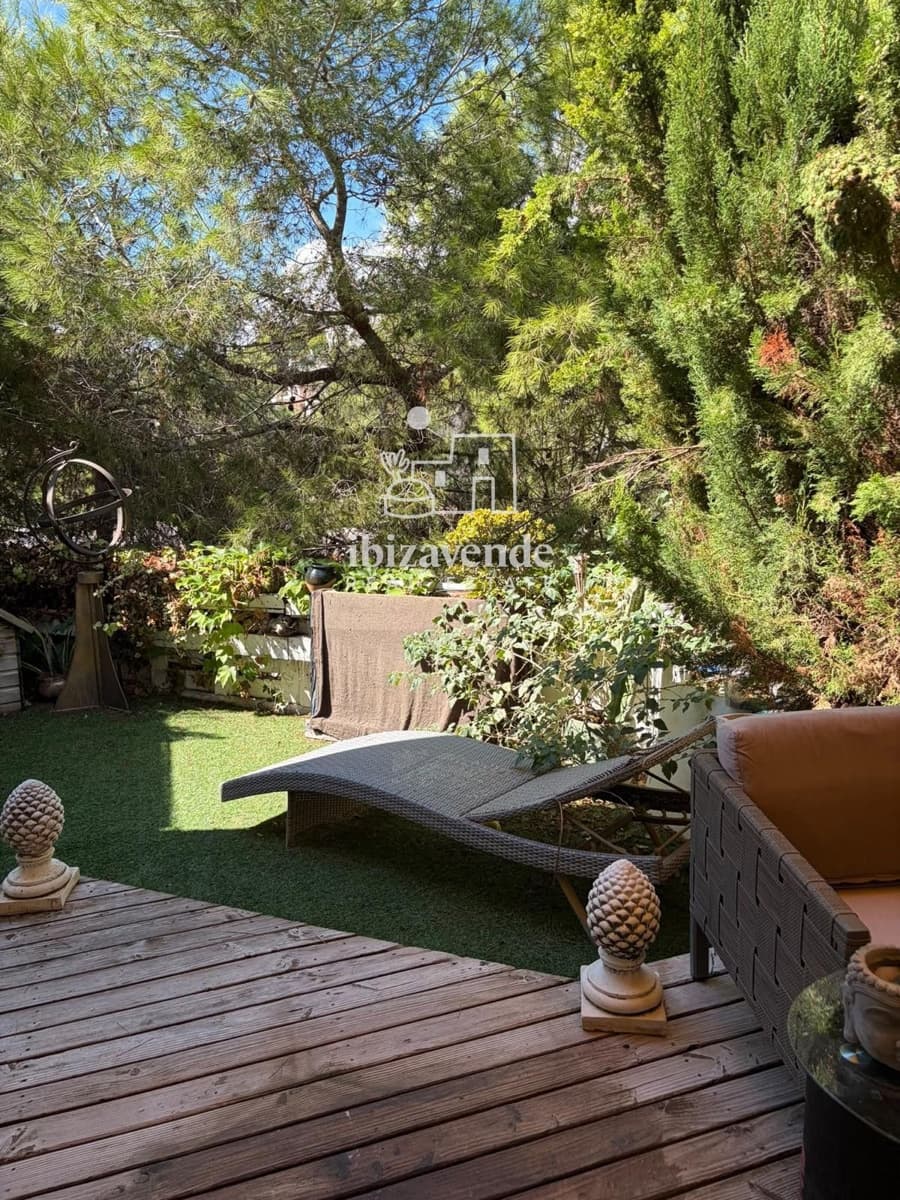 3 soveværelse Byhus til salg i Cala Llonga med swimmingpool garage - € 690.000 (Ref: 10163510)